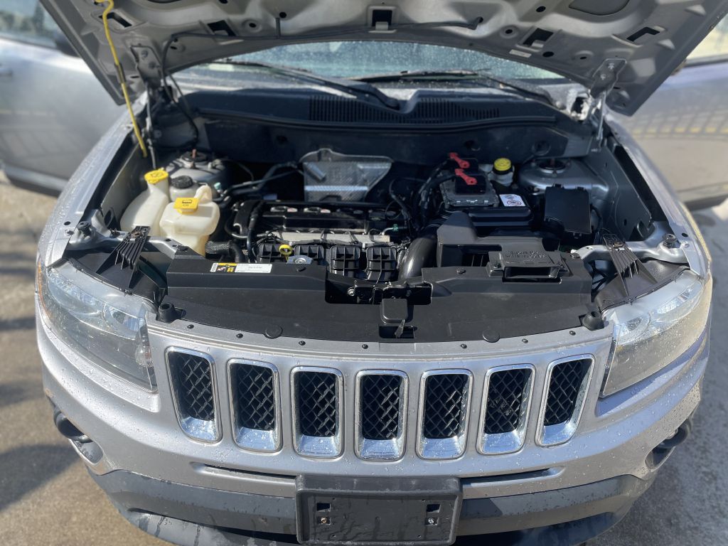 Photo 4 of this JEEP COMPASS