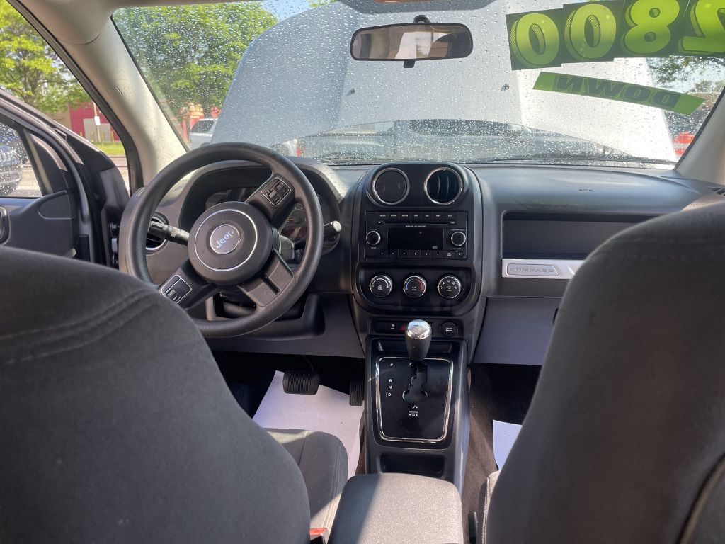 Photo 7 of this JEEP COMPASS