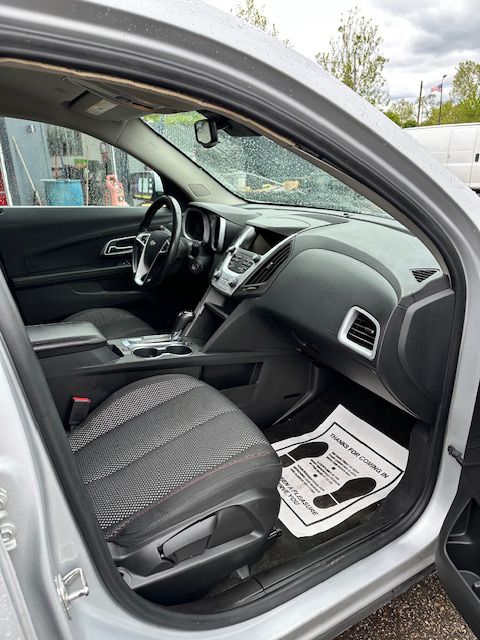 Photo 7 of this CHEVROLET EQUINOX