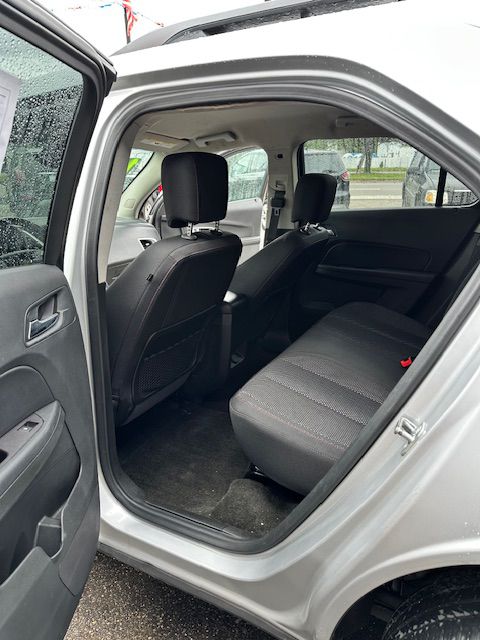 Photo 9 of this CHEVROLET EQUINOX
