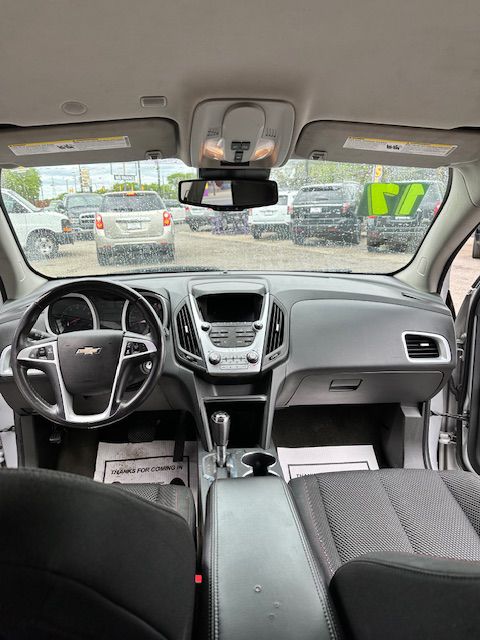 Photo 10 of this CHEVROLET EQUINOX