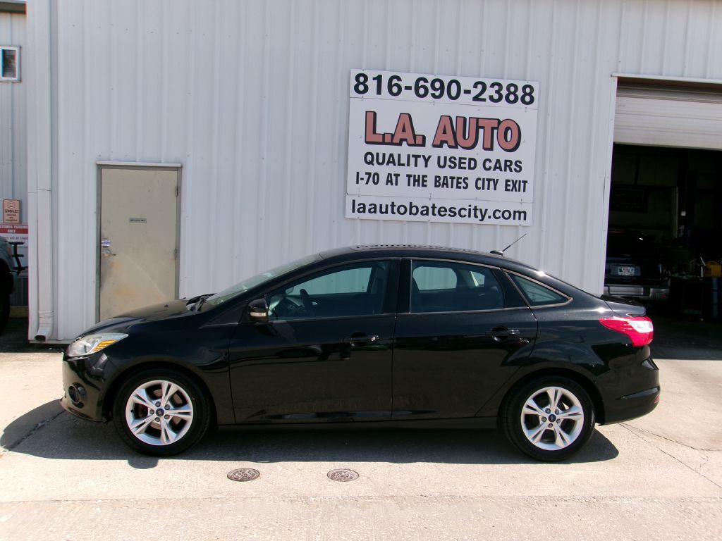 Black 2014 Ford Focus Sedan Front-Wheel Drive Automatic