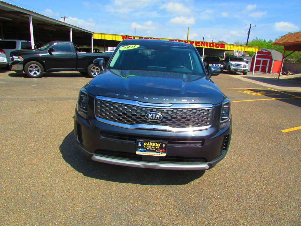 Photo 2 of this KIA TELLURIDE