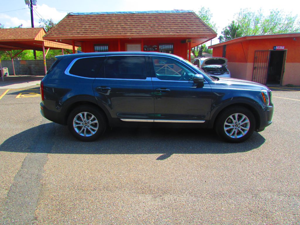 Photo 4 of this KIA TELLURIDE