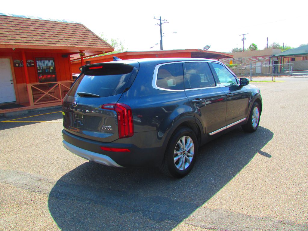 Photo 5 of this KIA TELLURIDE