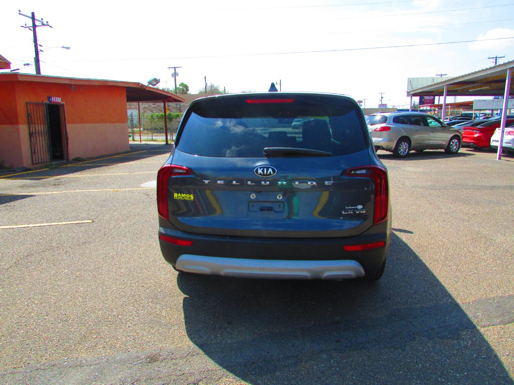 Photo 6 of this KIA TELLURIDE