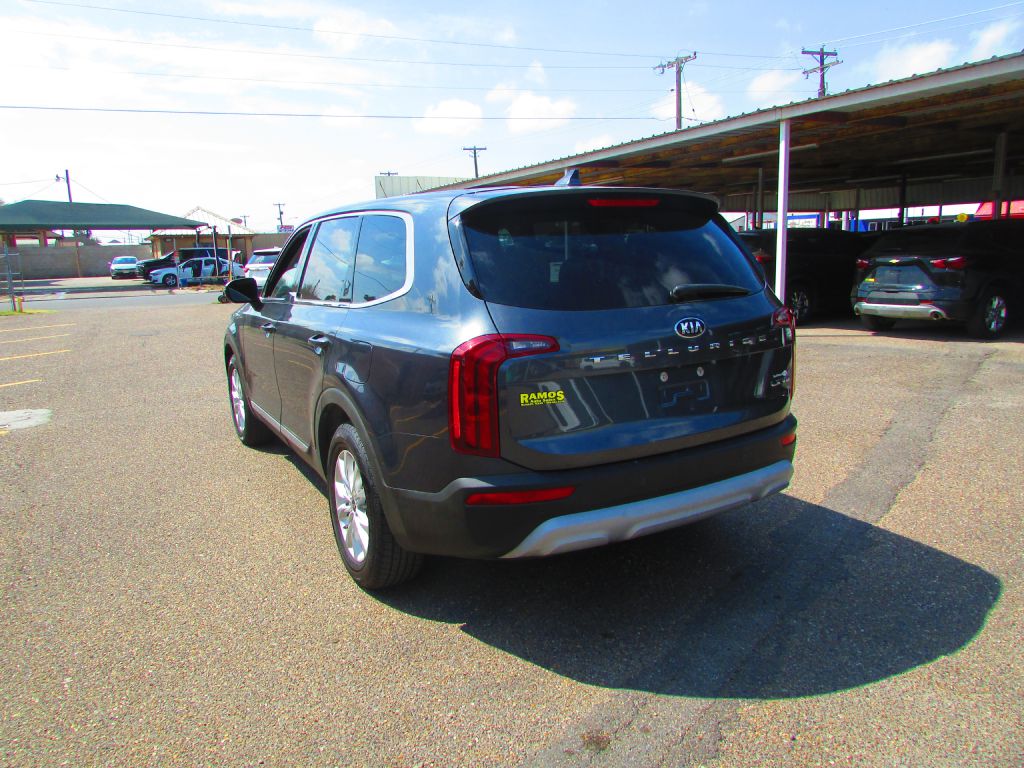 Photo 7 of this KIA TELLURIDE