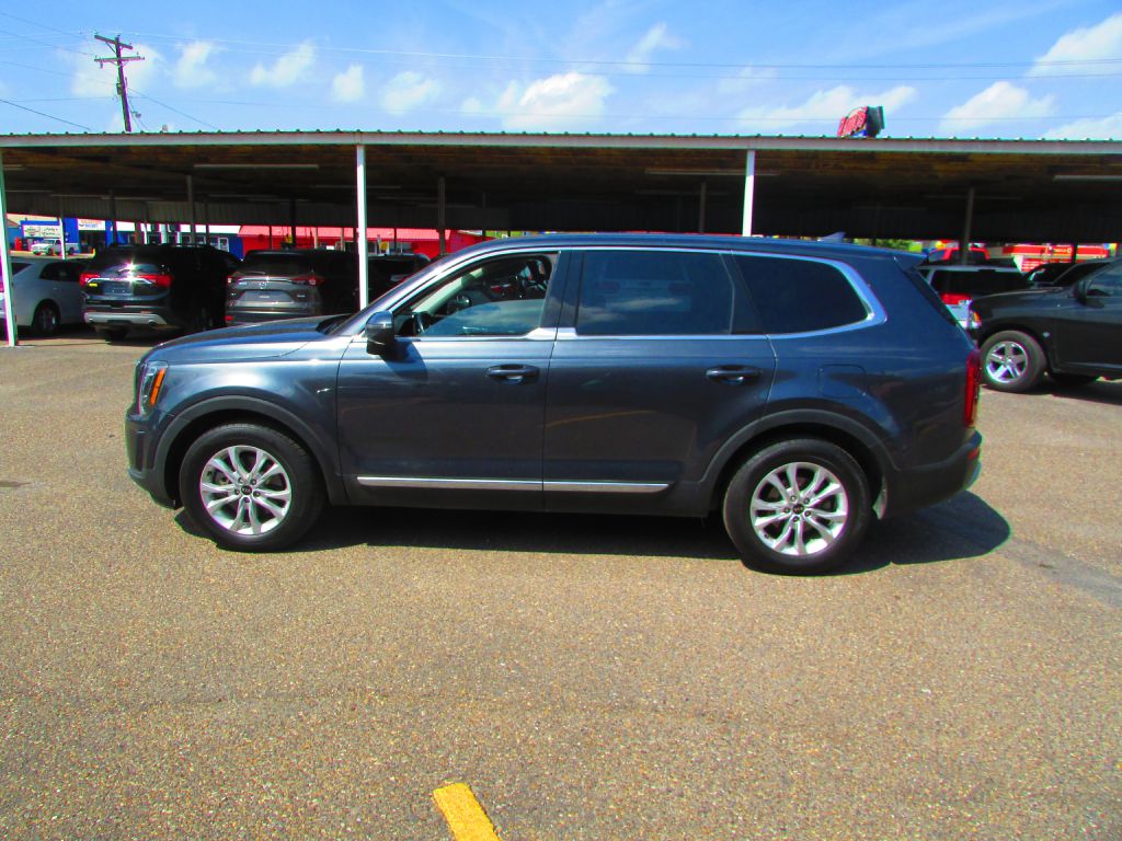 Photo 8 of this KIA TELLURIDE