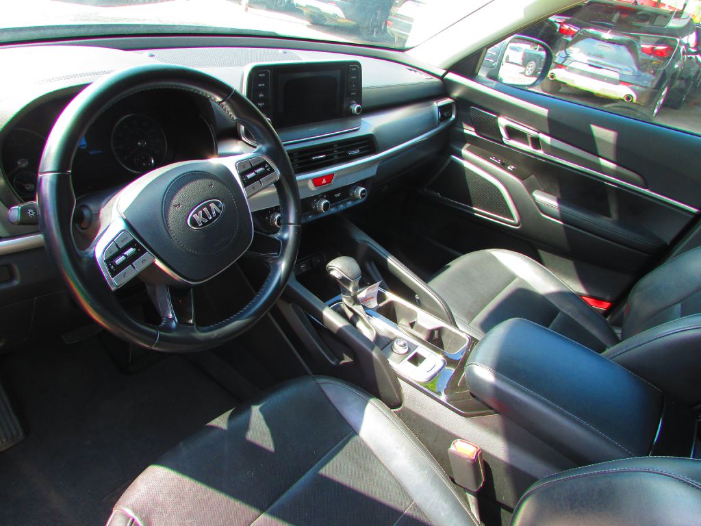 Photo 11 of this KIA TELLURIDE