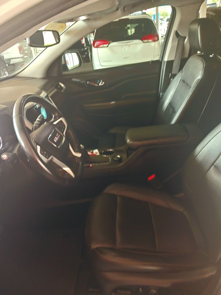 Photo 11 of this GMC ACADIA