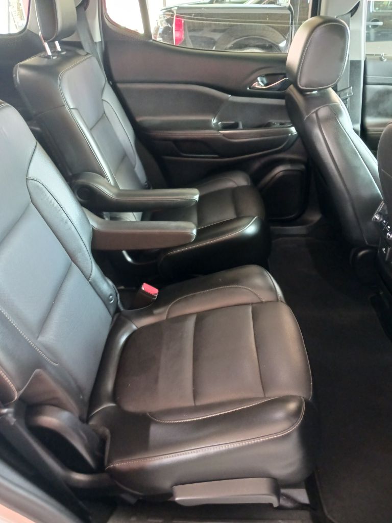 Photo 16 of this GMC ACADIA