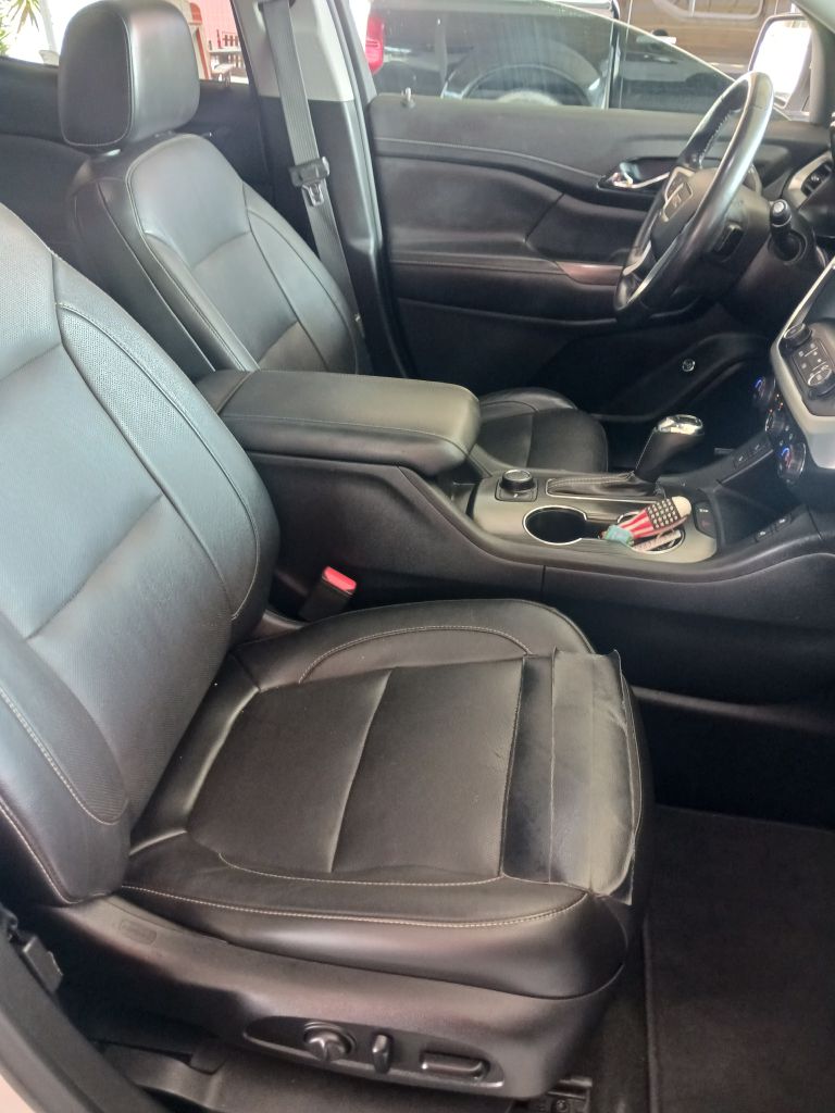 Photo 17 of this GMC ACADIA