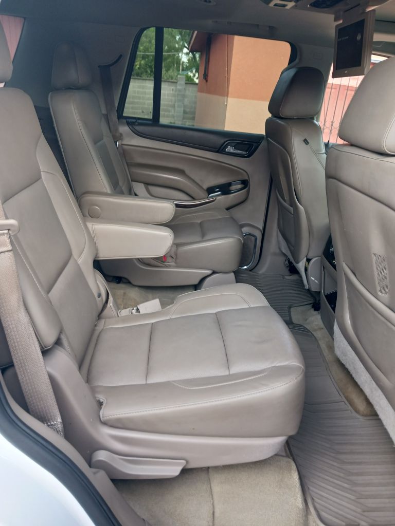 Photo 19 of this GMC YUKON