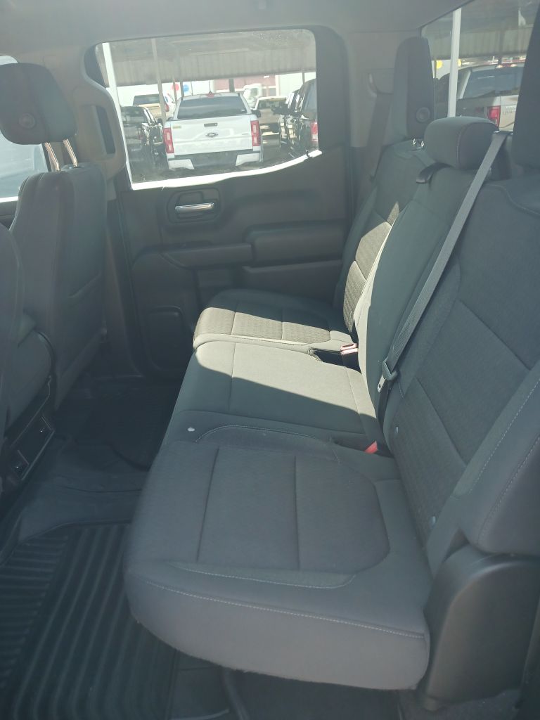 Photo 12 of this CHEVROLET SILVERADO 1500