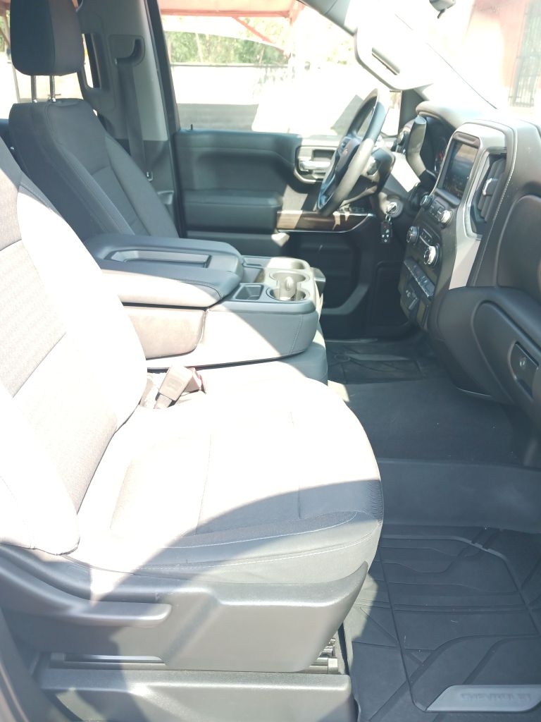 Photo 16 of this CHEVROLET SILVERADO 1500