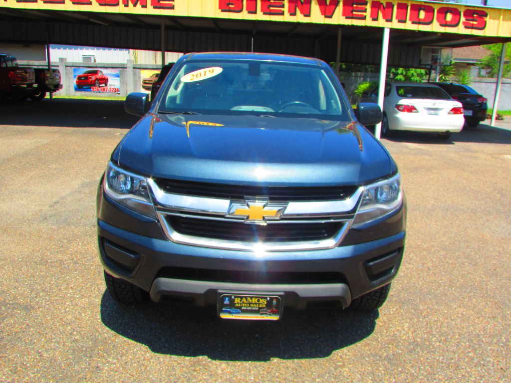 Photo 2 of this CHEVROLET COLORADO