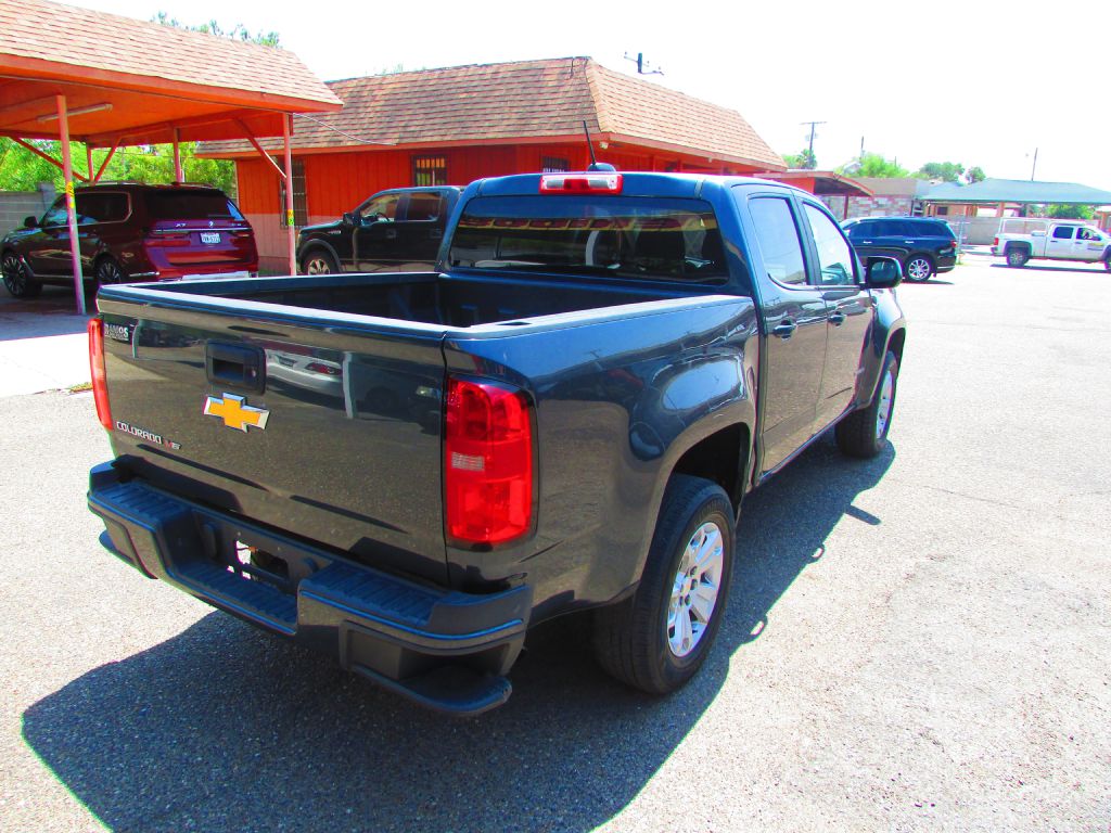 Photo 7 of this CHEVROLET COLORADO