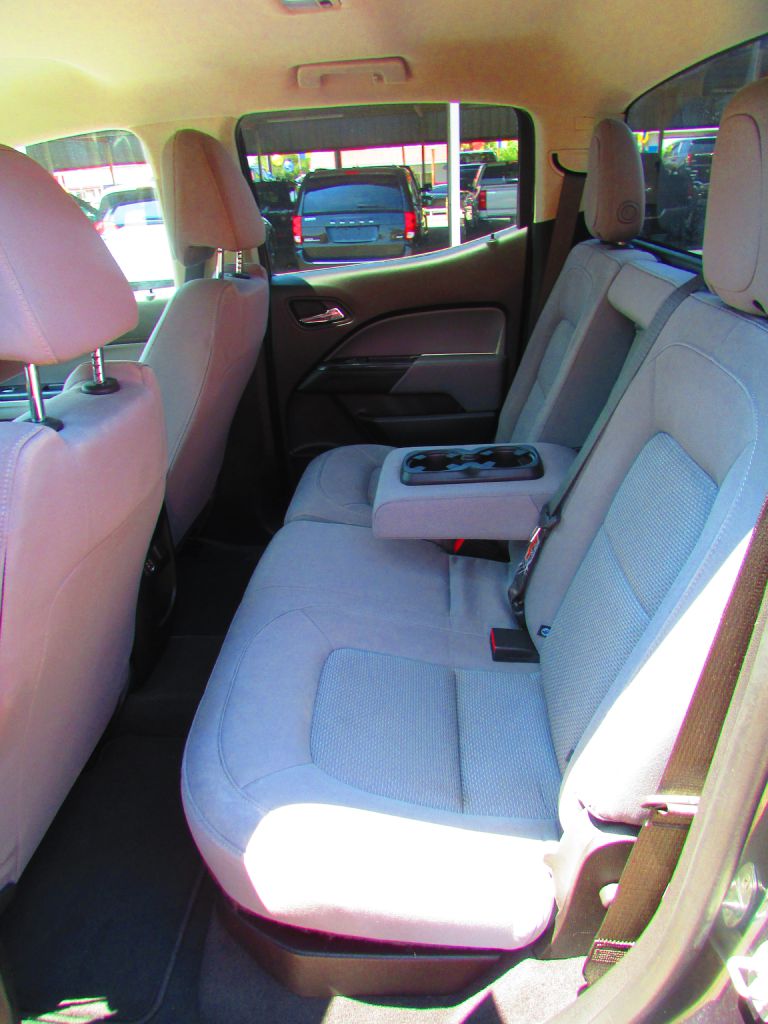Photo 12 of this CHEVROLET COLORADO
