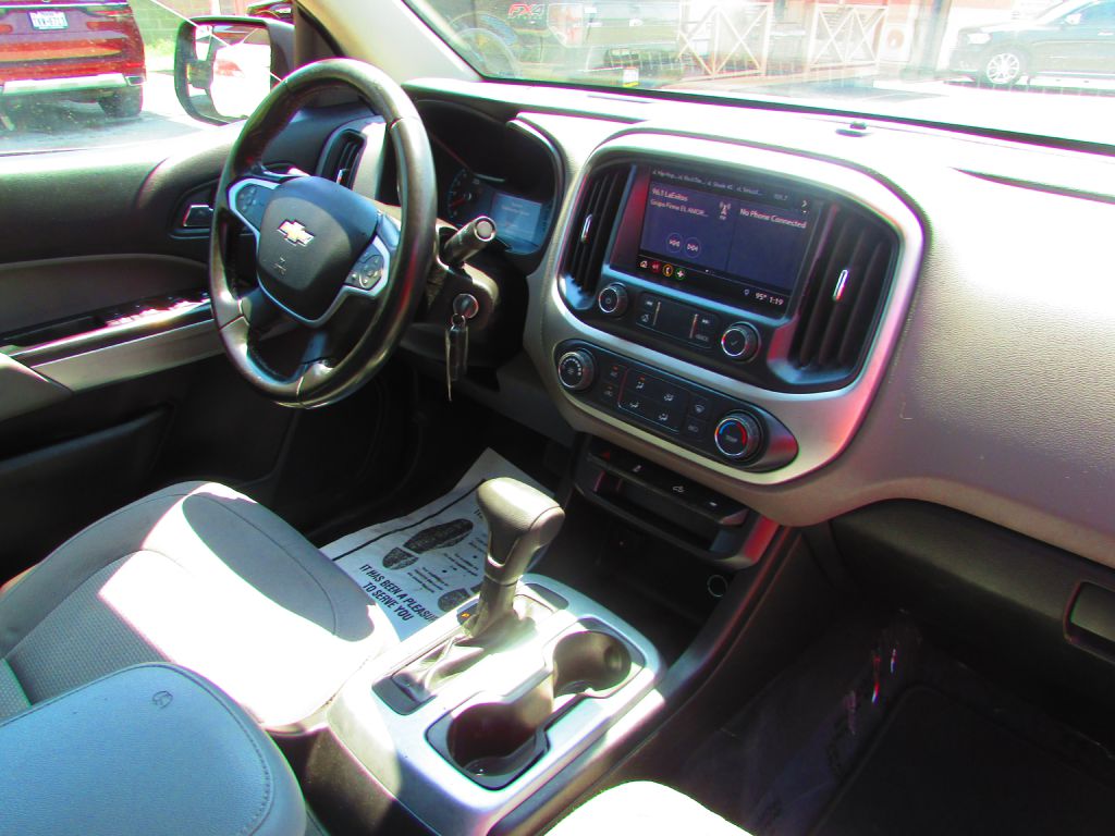 Photo 15 of this CHEVROLET COLORADO