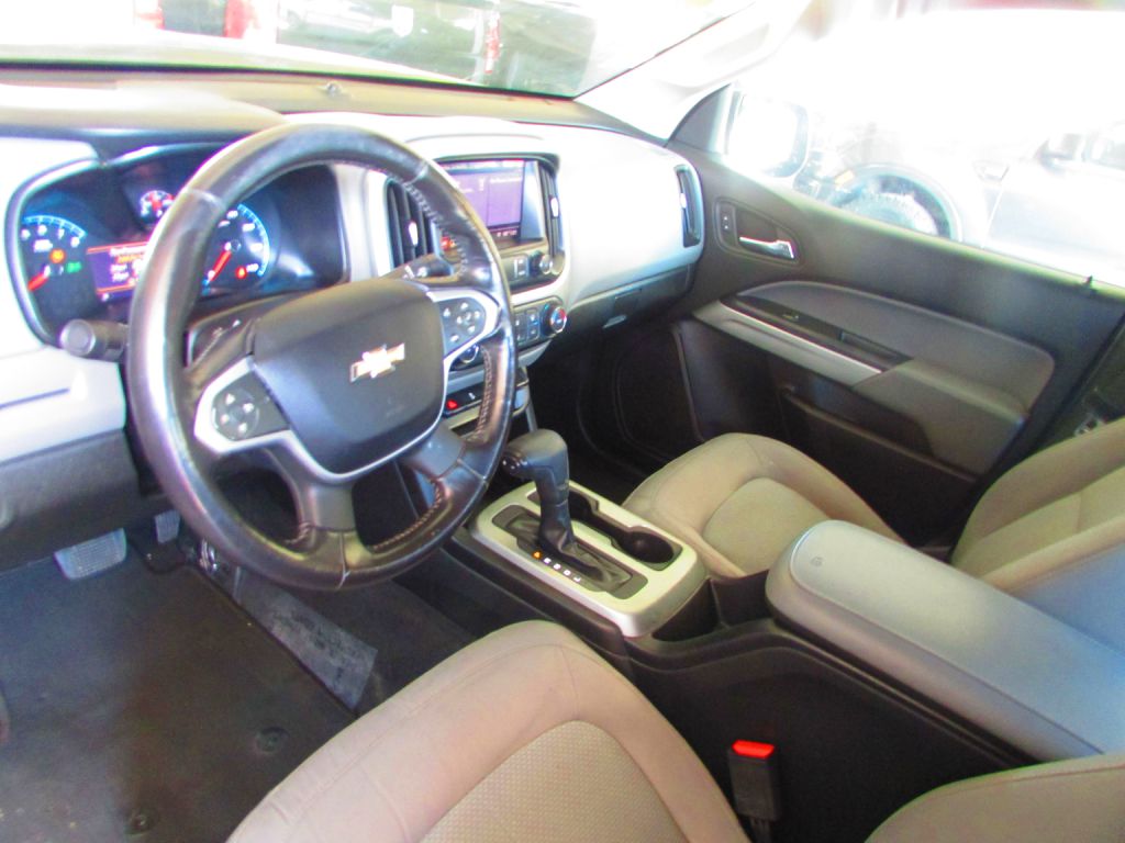Photo 19 of this CHEVROLET COLORADO