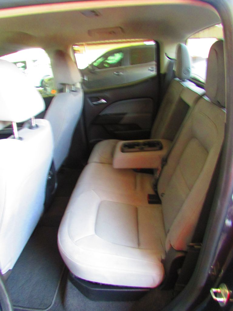Photo 20 of this CHEVROLET COLORADO