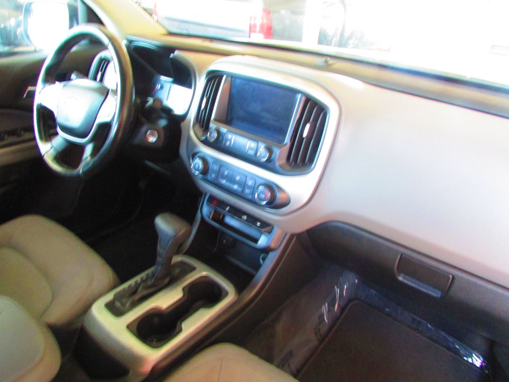 Photo 22 of this CHEVROLET COLORADO
