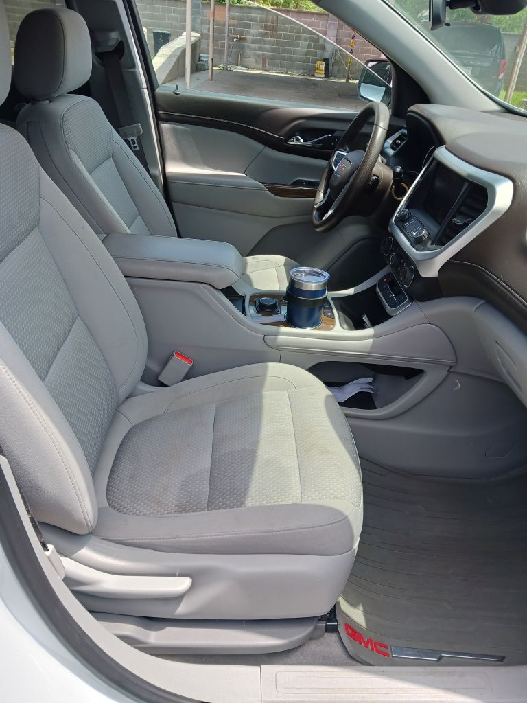 Photo 13 of this GMC ACADIA