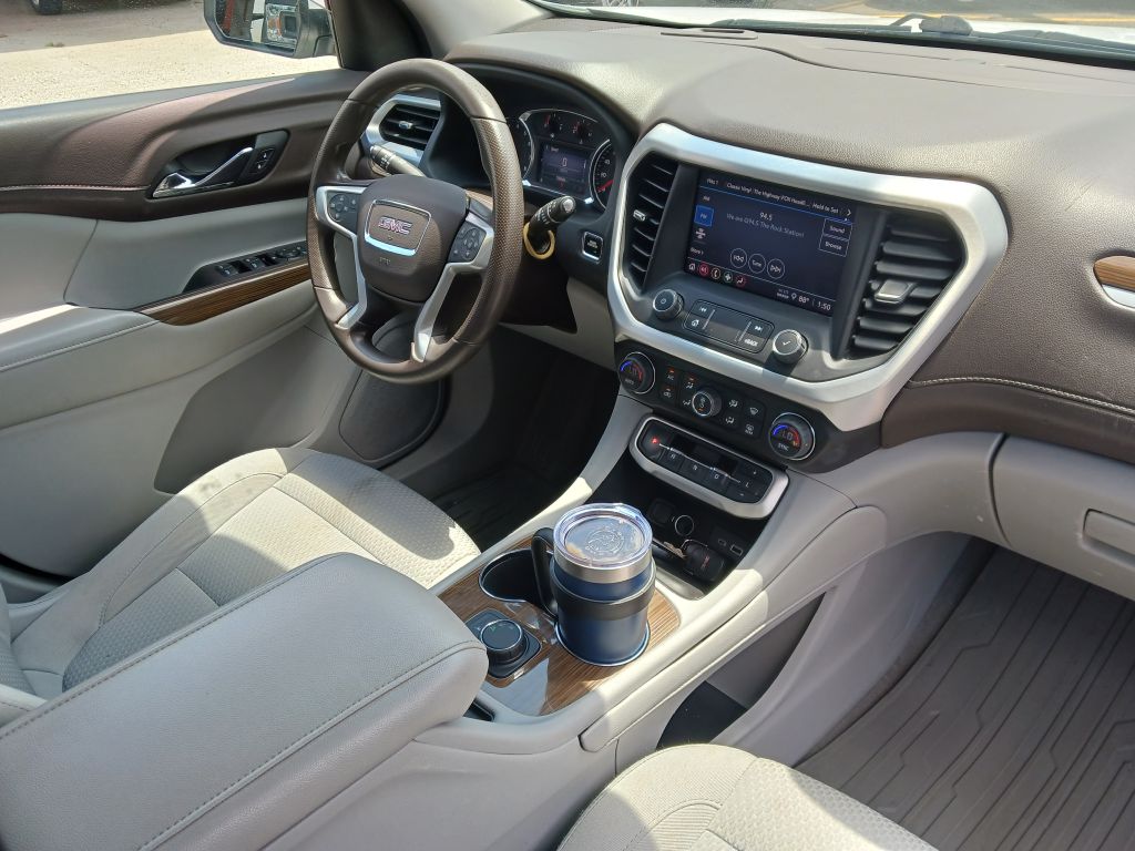 Photo 14 of this GMC ACADIA