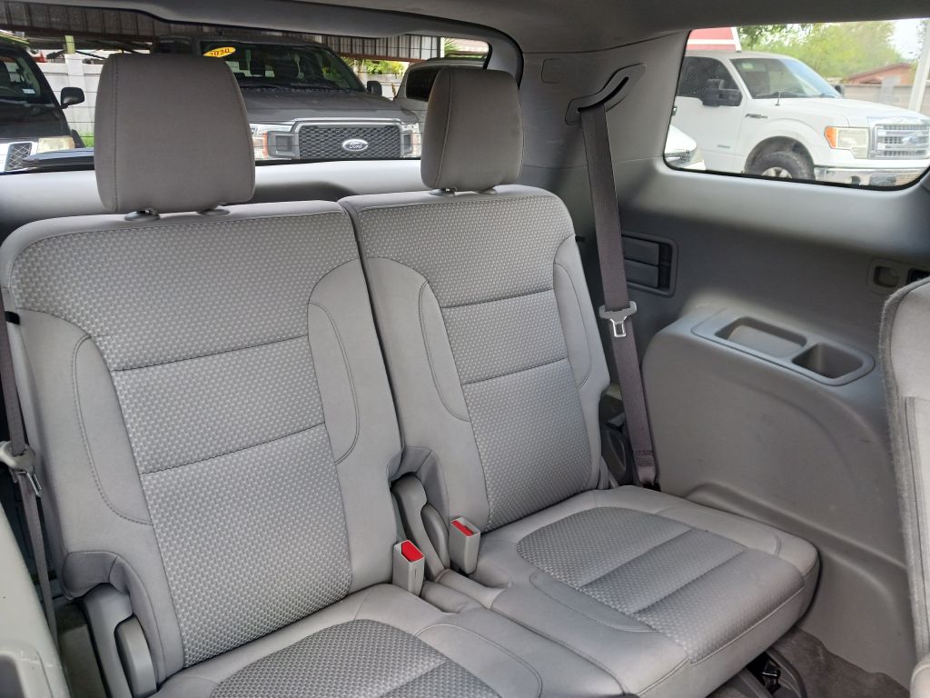 Photo 17 of this GMC ACADIA