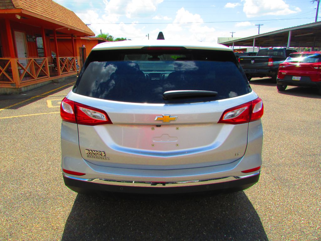 Photo 6 of this CHEVROLET EQUINOX
