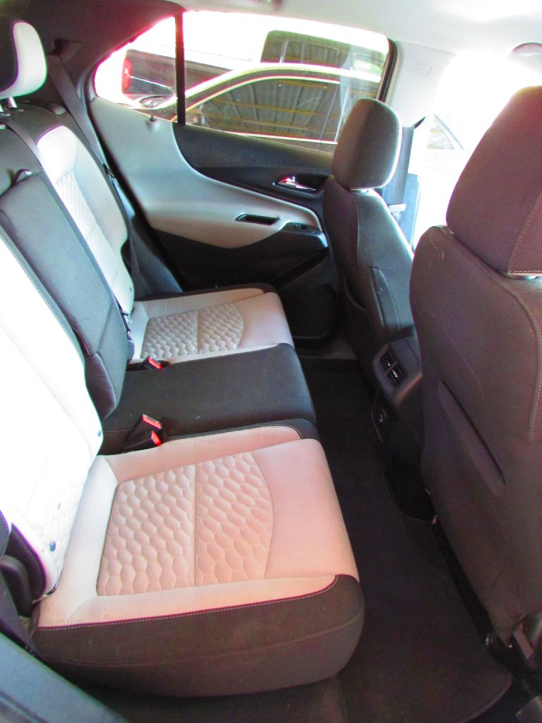 Photo 16 of this CHEVROLET EQUINOX