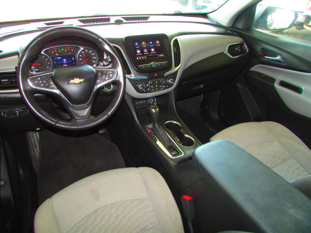 Photo 18 of this CHEVROLET EQUINOX