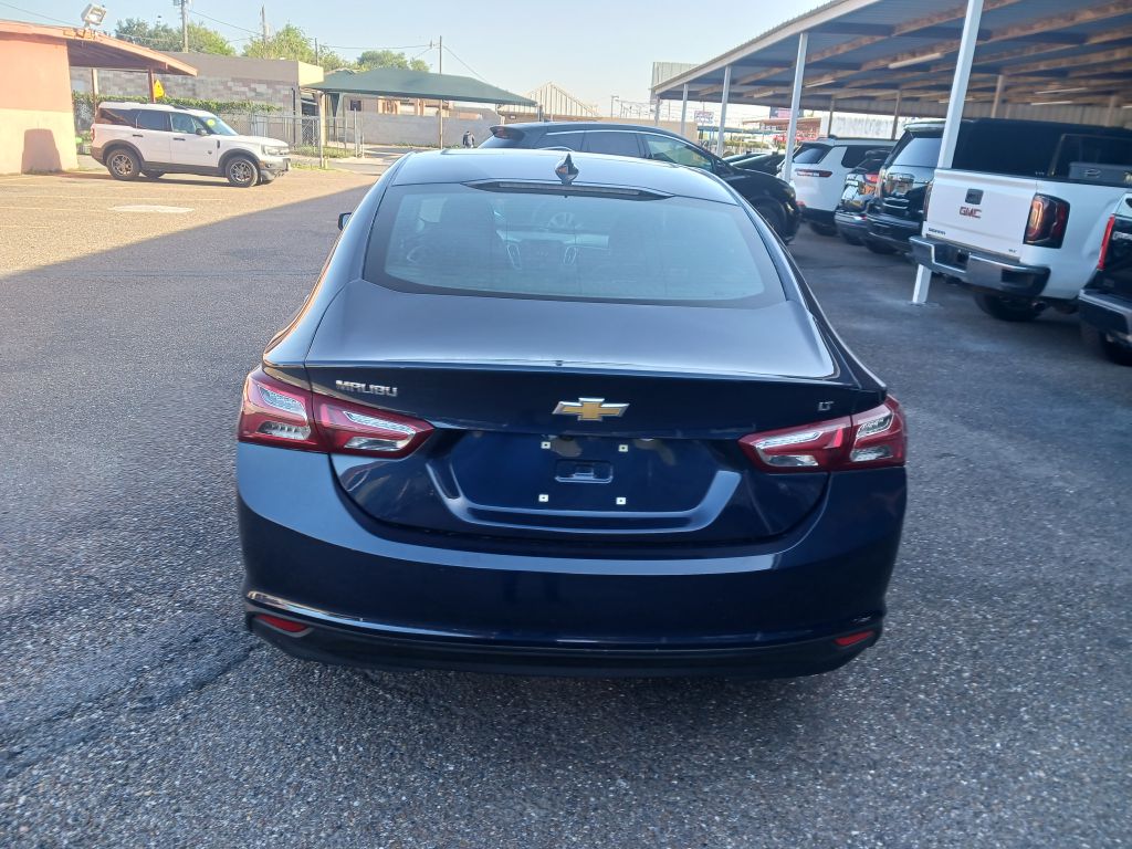 Photo 5 of this CHEVROLET MALIBU