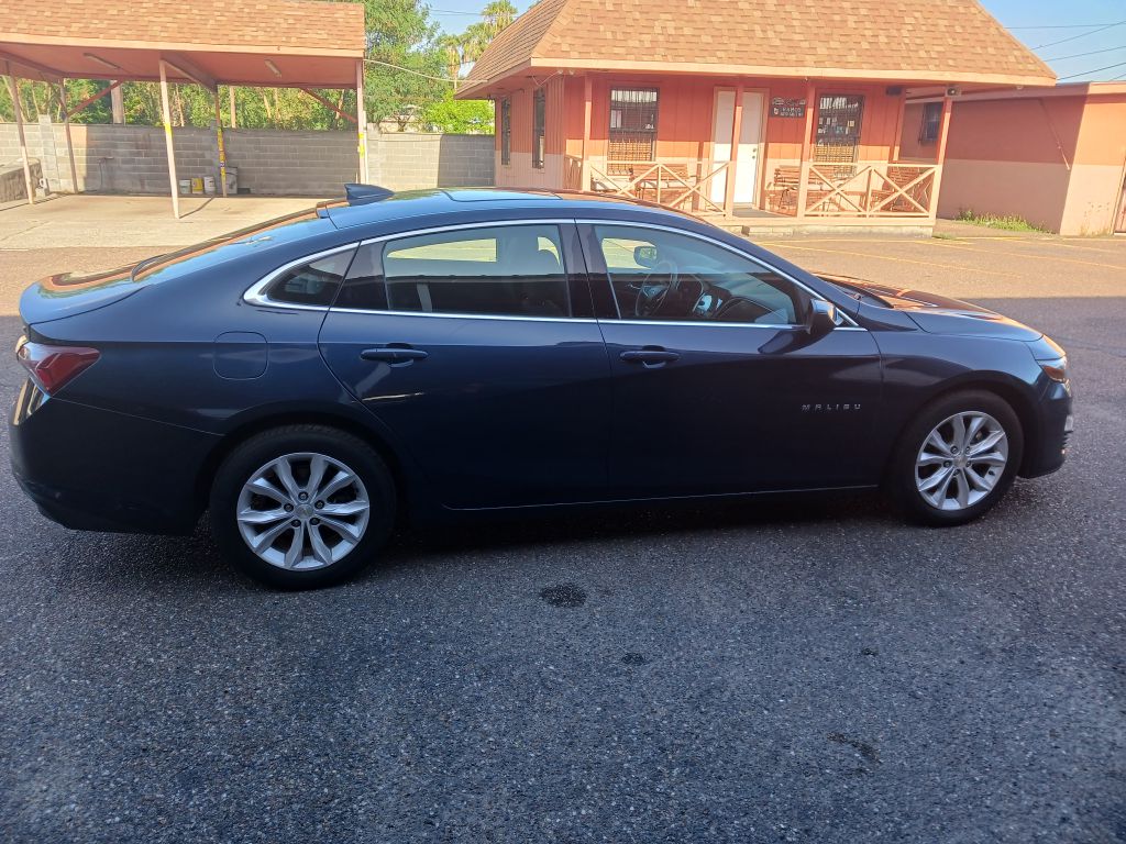 Photo 6 of this CHEVROLET MALIBU