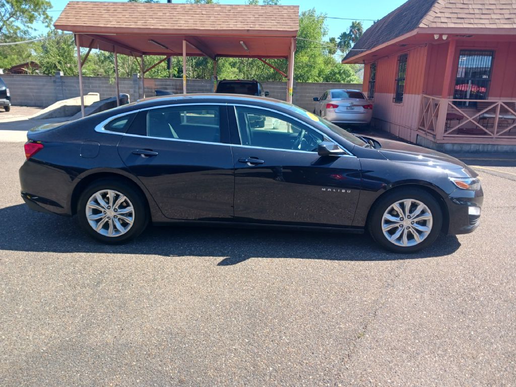 Photo 2 of this CHEVROLET MALIBU