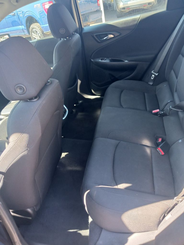 Photo 7 of this CHEVROLET MALIBU