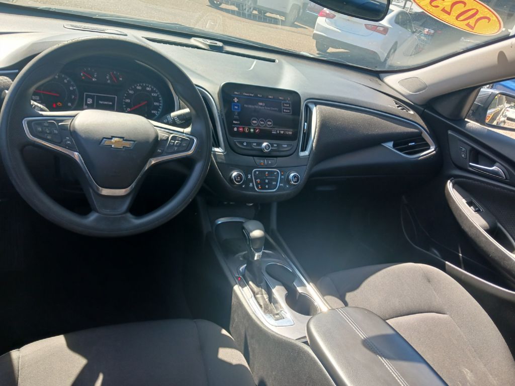 Photo 8 of this CHEVROLET MALIBU