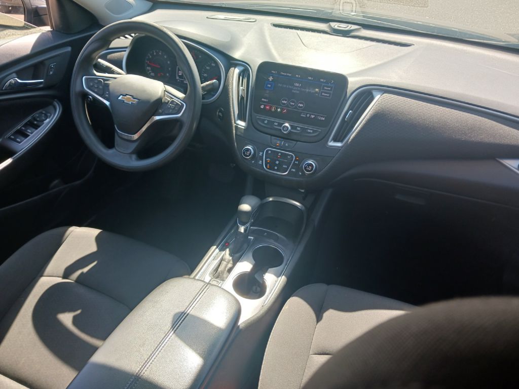Photo 12 of this CHEVROLET MALIBU