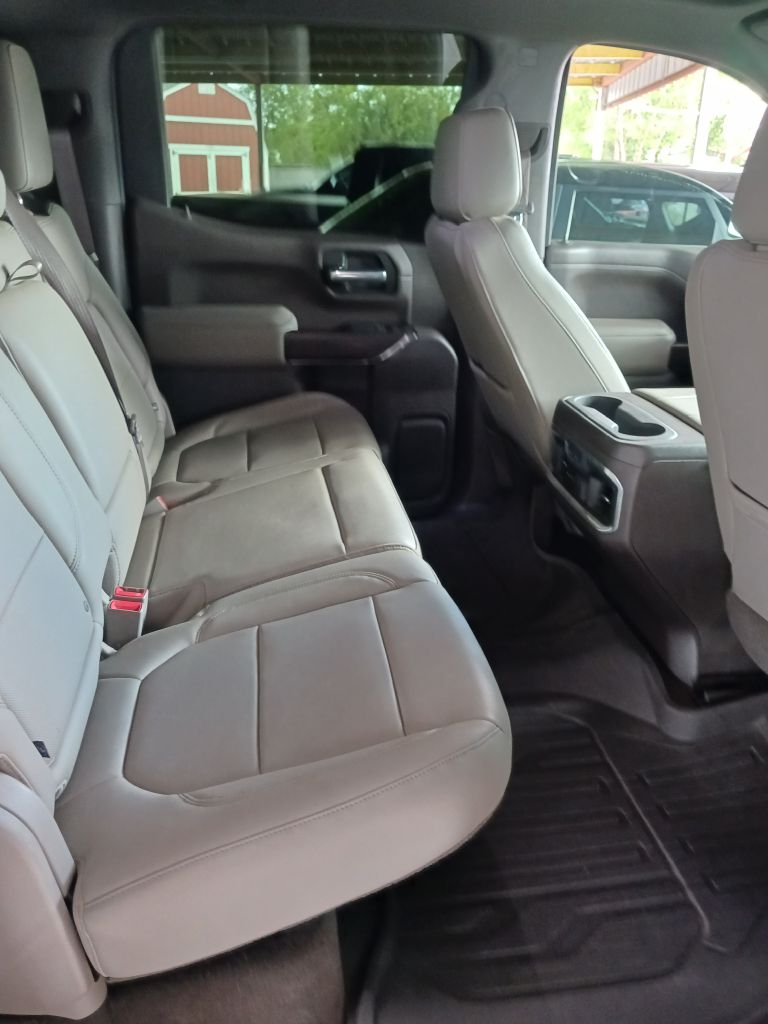 Photo 15 of this GMC SIERRA