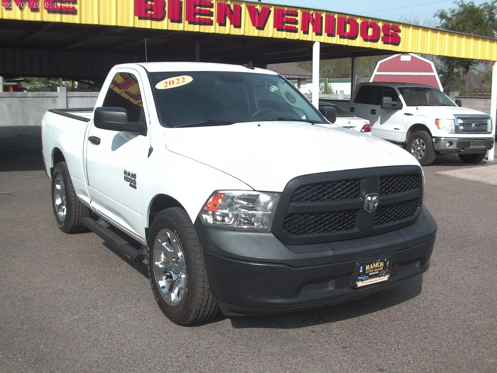 Photo 3 of this RAM 1500 CLASSIC