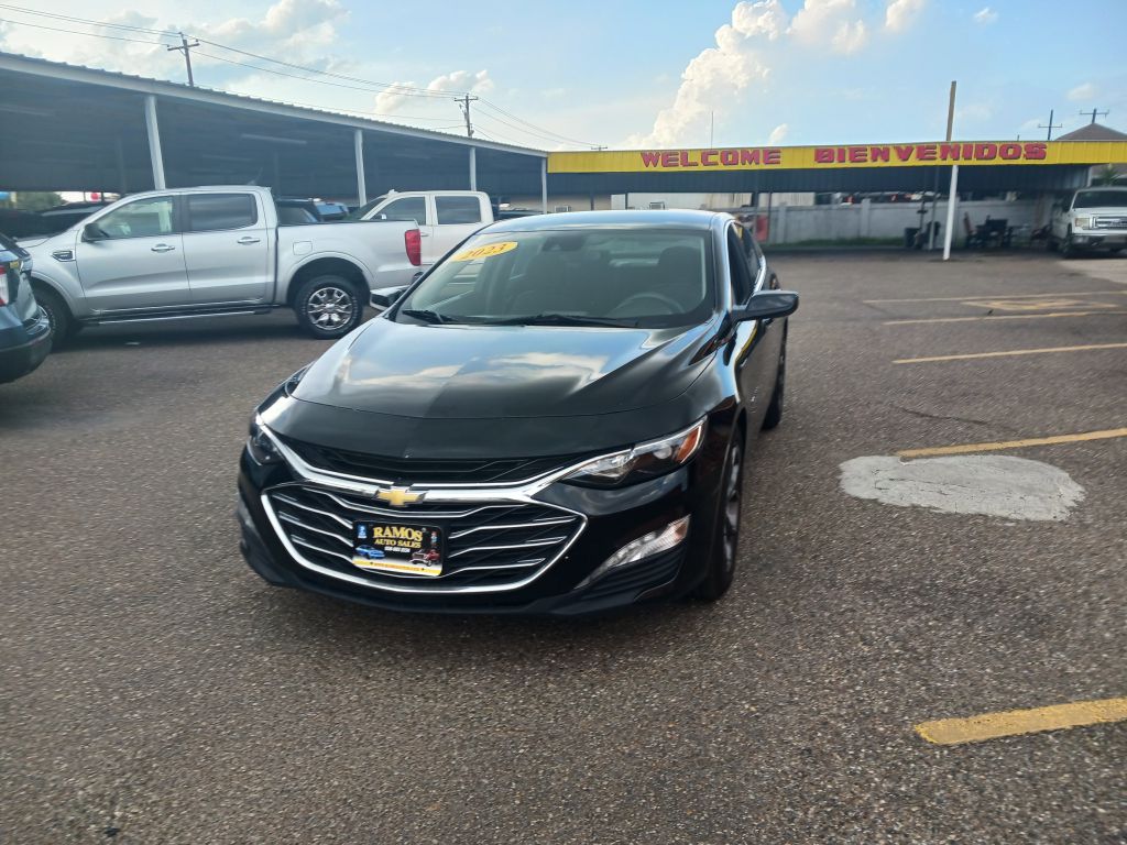 Photo 2 of this CHEVROLET MALIBU