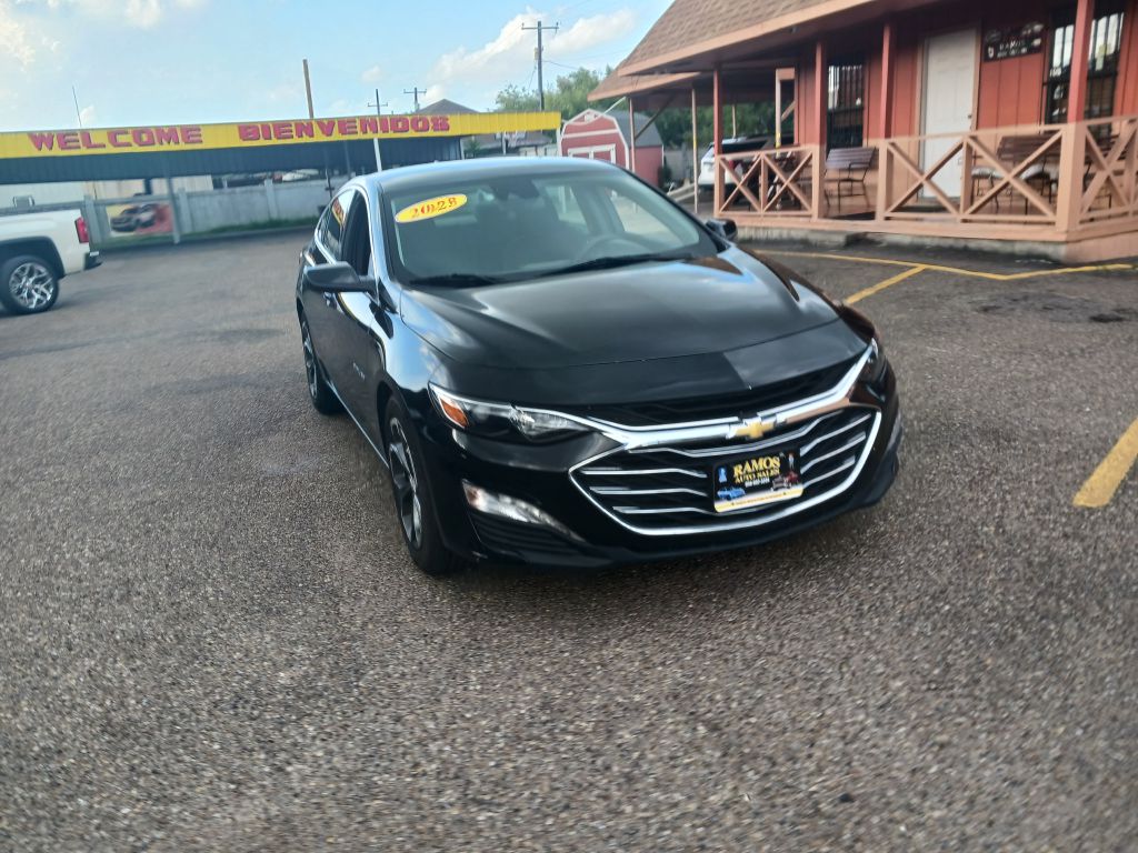 Photo 3 of this CHEVROLET MALIBU