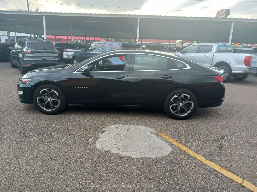 Photo 10 of this CHEVROLET MALIBU