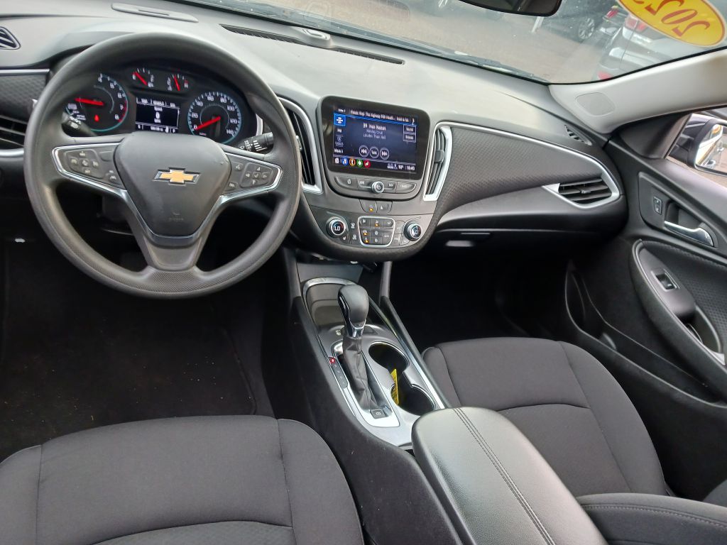 Photo 14 of this CHEVROLET MALIBU