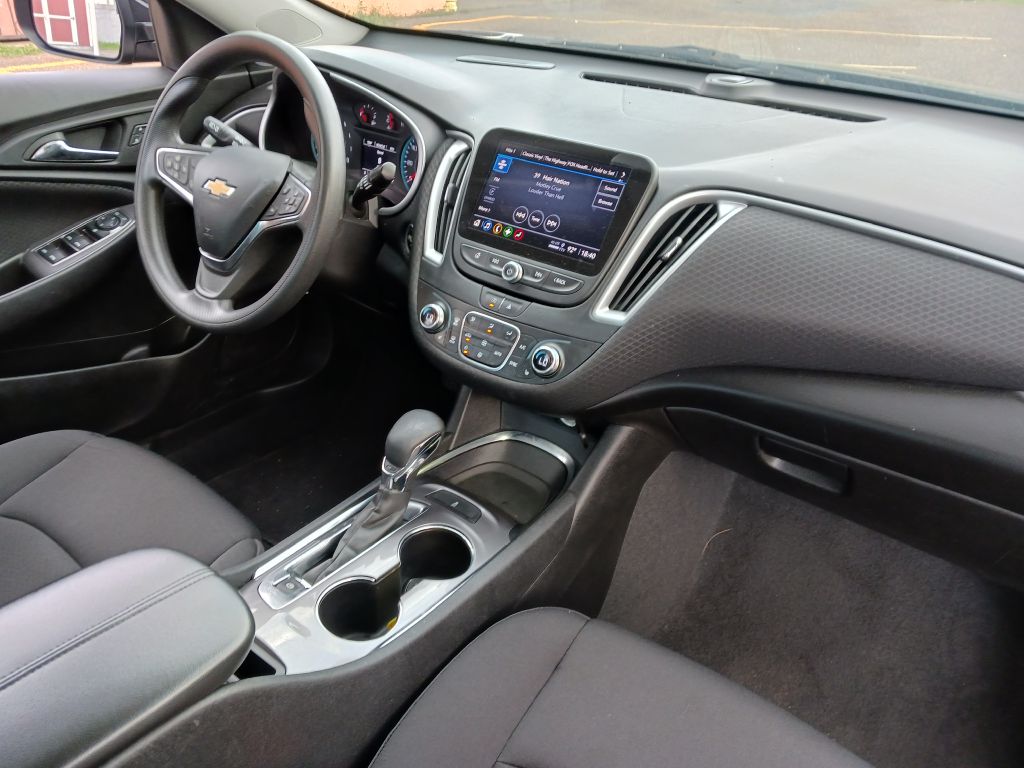 Photo 16 of this CHEVROLET MALIBU