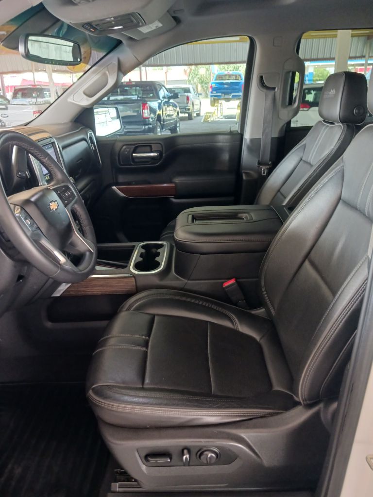 Photo 9 of this CHEVROLET SILVERADO 1500