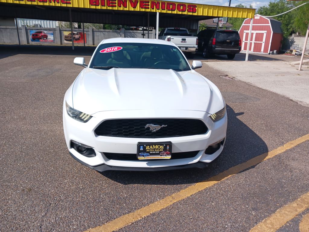 Photo 2 of this FORD MUSTANG