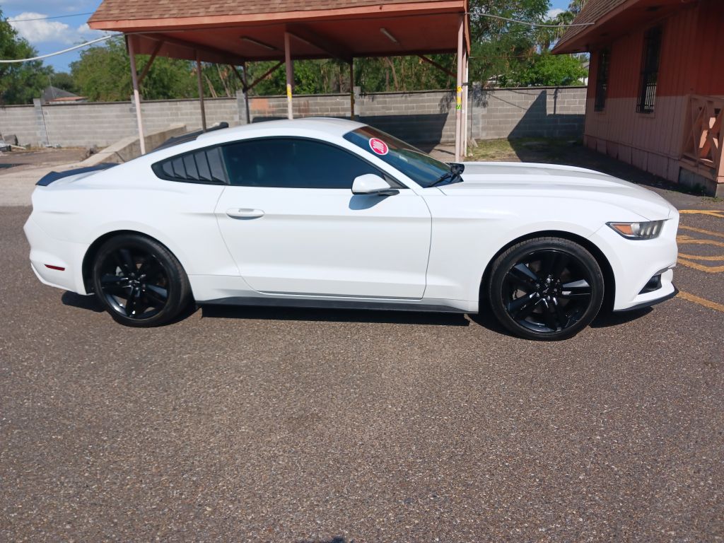 Photo 4 of this FORD MUSTANG