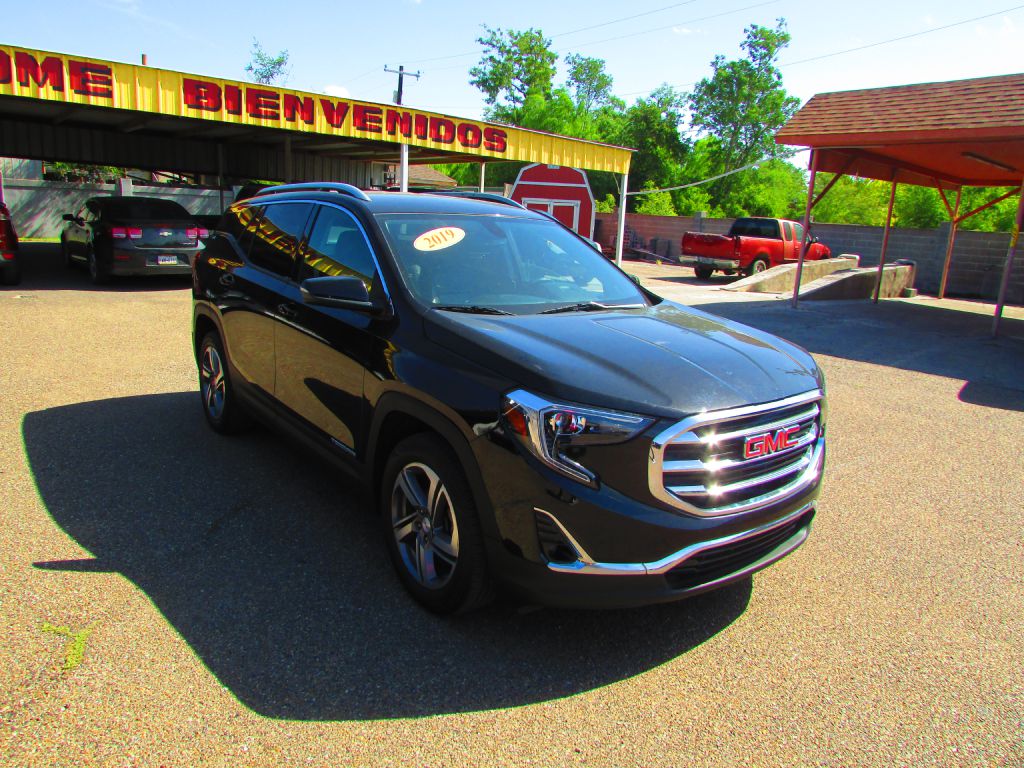 Photo 3 of this GMC TERRAIN