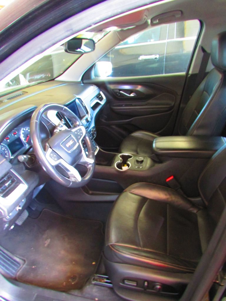 Photo 16 of this GMC TERRAIN